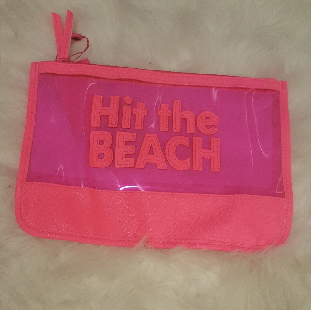 Beach clutch